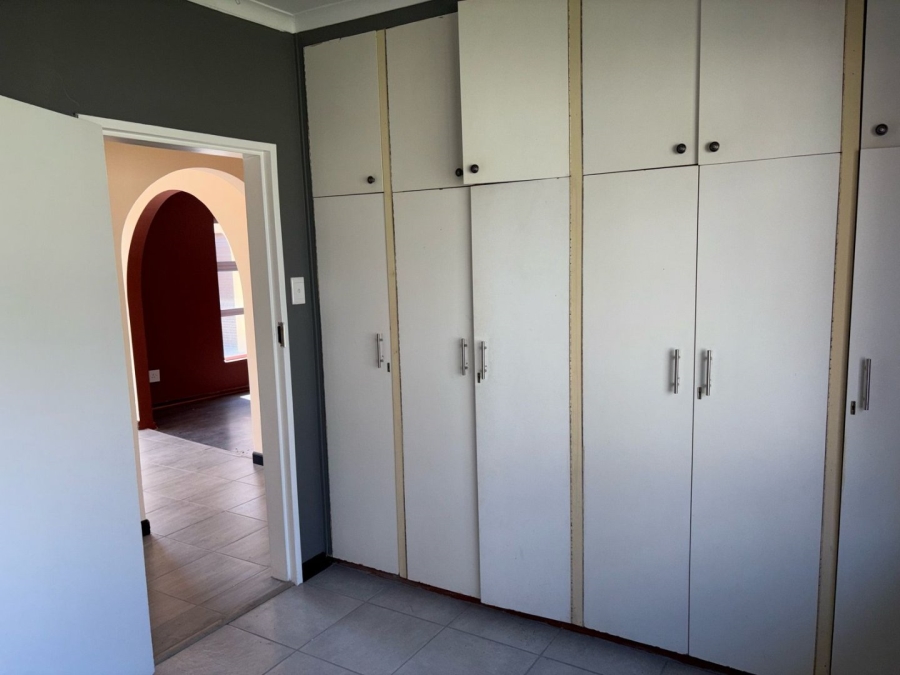5 Bedroom Property for Sale in Beacon Bay North Eastern Cape